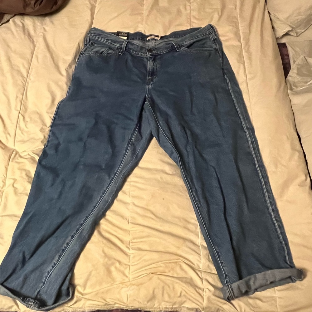 Levi's Boyfriend Jeans in Washed Blue